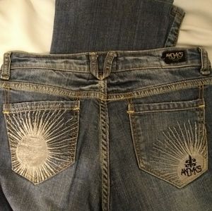 Ladies Akademiks jeans!! 29"x27.5"